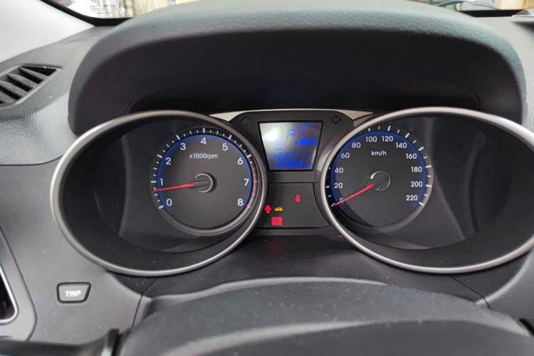 Used Hyundai ix35 2012 2.0L Automatic Two-Wheel Drive New Edition GL Instrument Cluster