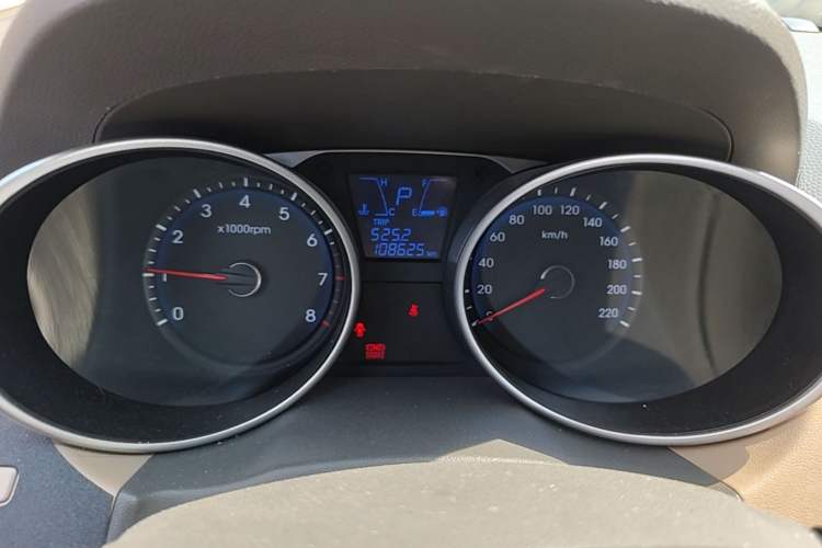 Used Hyundai ix35 2012 2.0L Automatic Two-Wheel Drive Elite Edition GLS Instrument Cluster