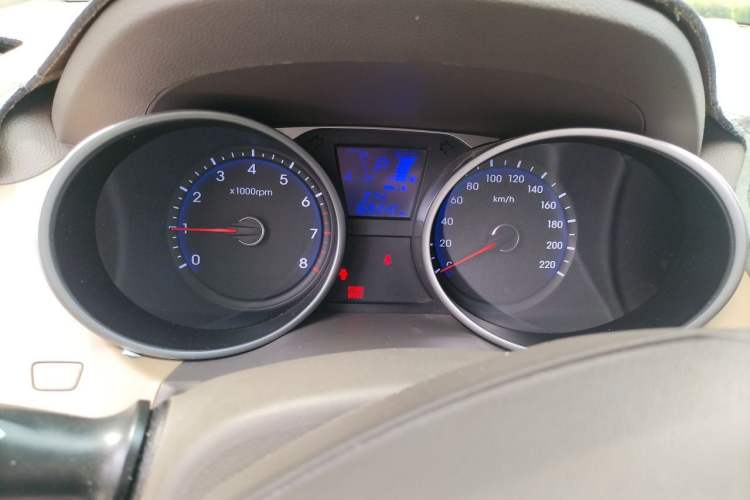 Used Hyundai ix35 2012 2.0L Automatic Two-Wheel Drive Elite Edition GLS Instrument Cluster