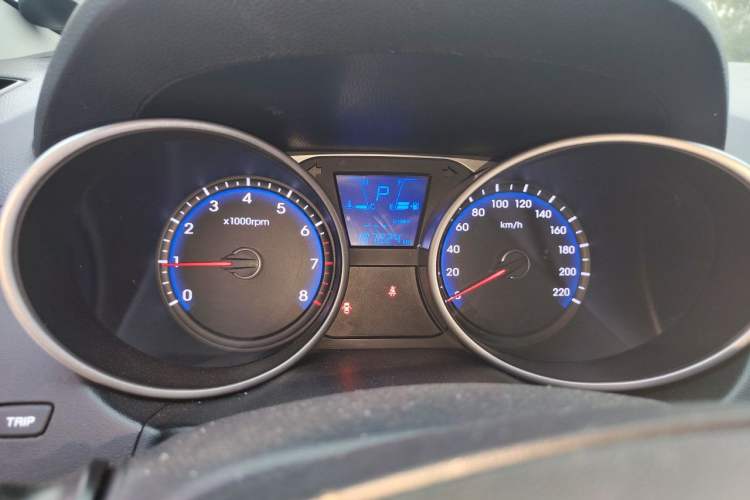 Used Hyundai ix35 2012 2.0L Automatic Two-Wheel Drive Elite Edition GLS Instrument Cluster