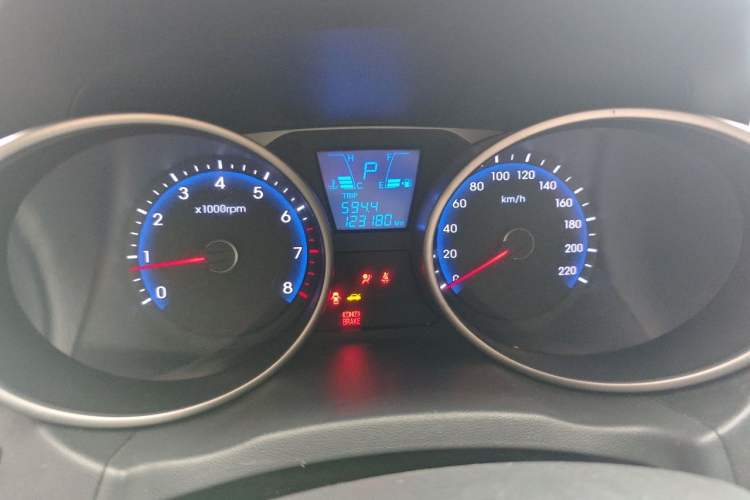 Used Hyundai ix35 2012 2.0L Automatic Two-Wheel Drive Elite Edition GLS Instrument Cluster