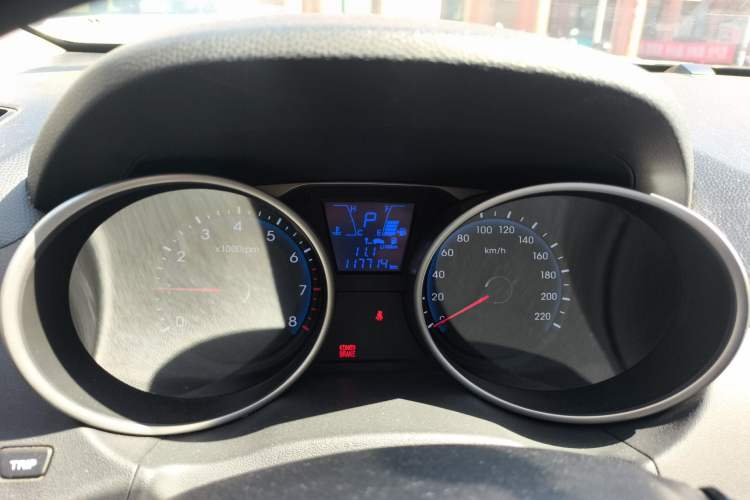 Used Hyundai ix35 2012 2.0L Automatic Two-Wheel Drive Elite Edition GLS Instrument Cluster
