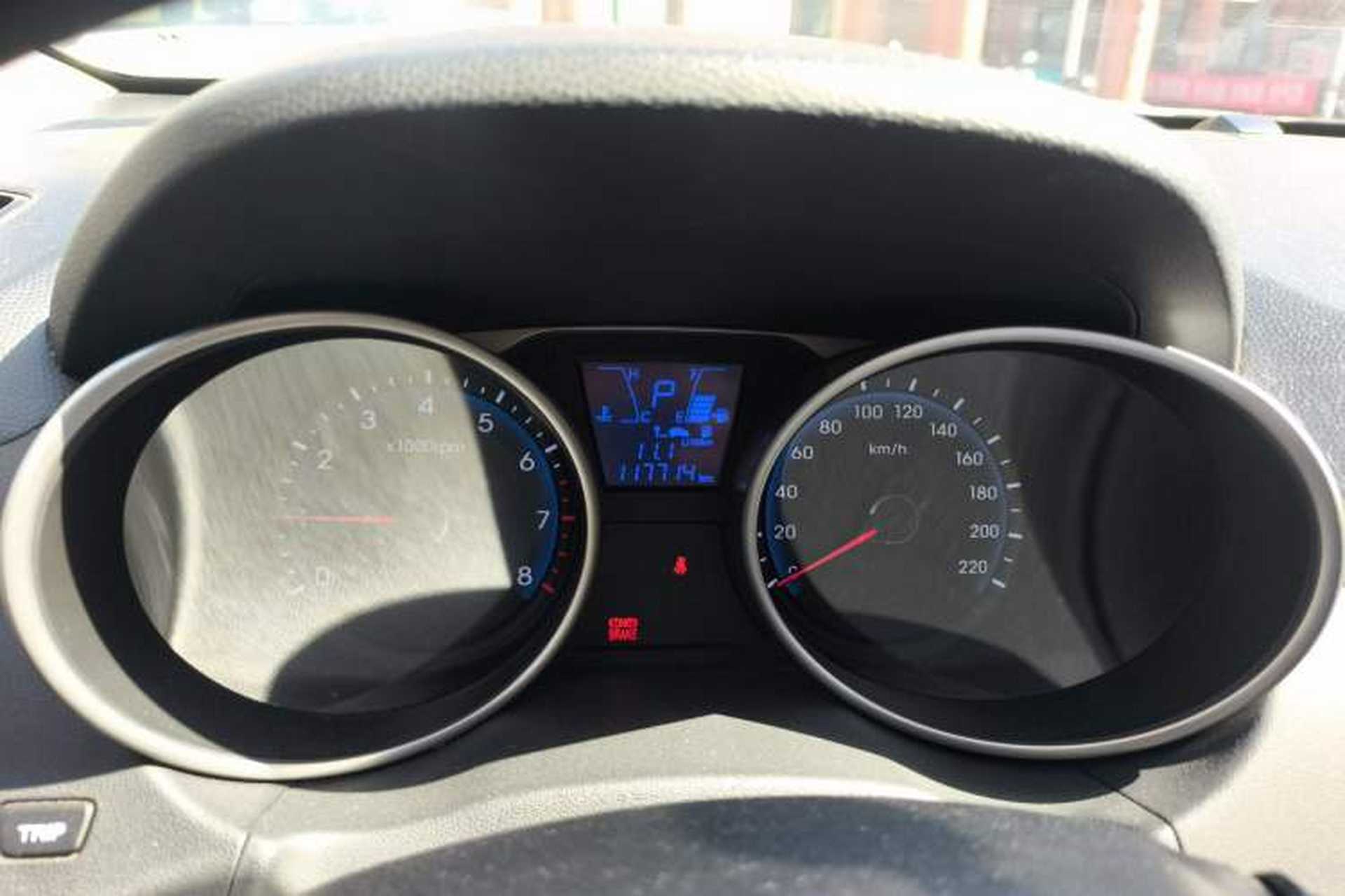 Used Hyundai ix35 2012 2.0L Automatic Two-Wheel Drive Elite Edition GLS Instrument Cluster