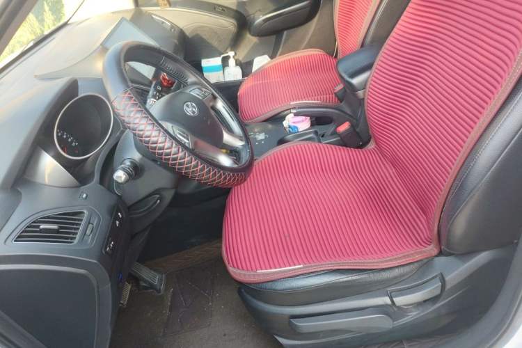 Used Hyundai ix35 2012 2.0L Automatic Two-Wheel Drive Elite Edition GLS Left Front Seat