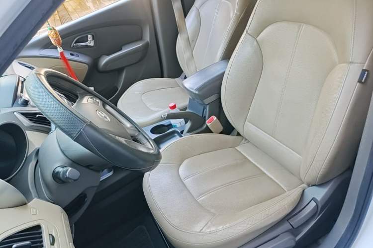 Used Hyundai ix35 2012 2.0L Automatic Two-Wheel Drive Elite Edition GLS Left Front Seat