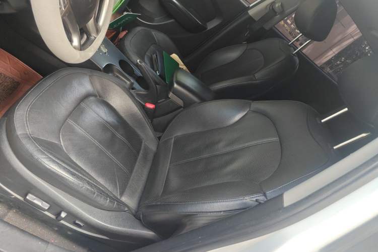Used Hyundai ix35 2012 2.0L Automatic Two-Wheel Drive Elite Edition GLS Left Front Seat