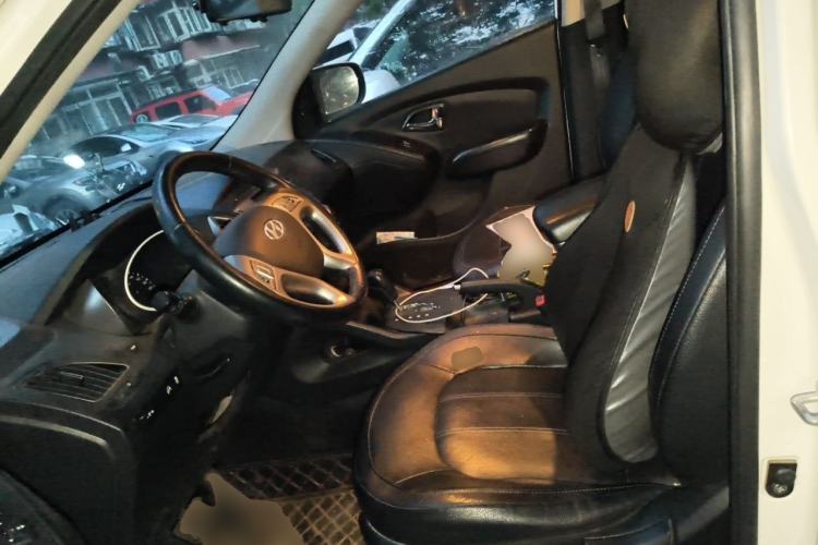Used Hyundai ix35 2012 2.0L Automatic Two-Wheel Drive Elite Edition GLS Left Front Seat