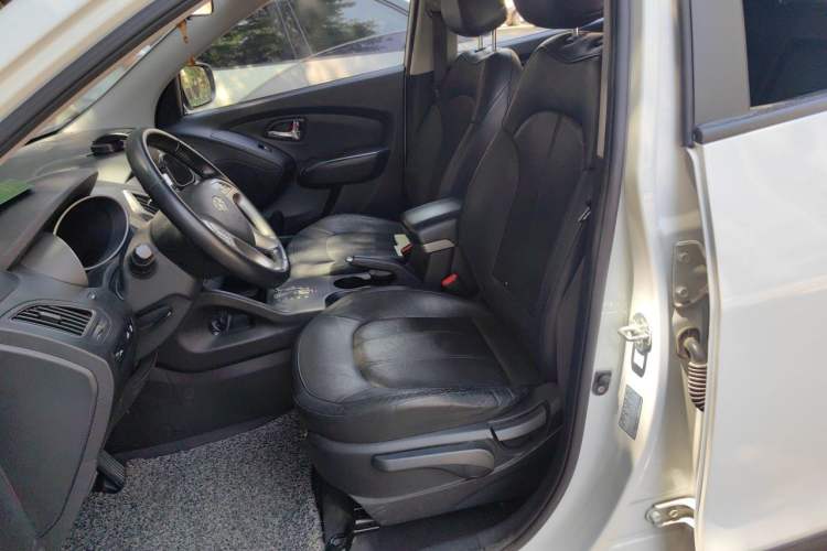 Used Hyundai ix35 2012 2.0L Automatic Two-Wheel Drive Elite Edition GLS Left Front Seat