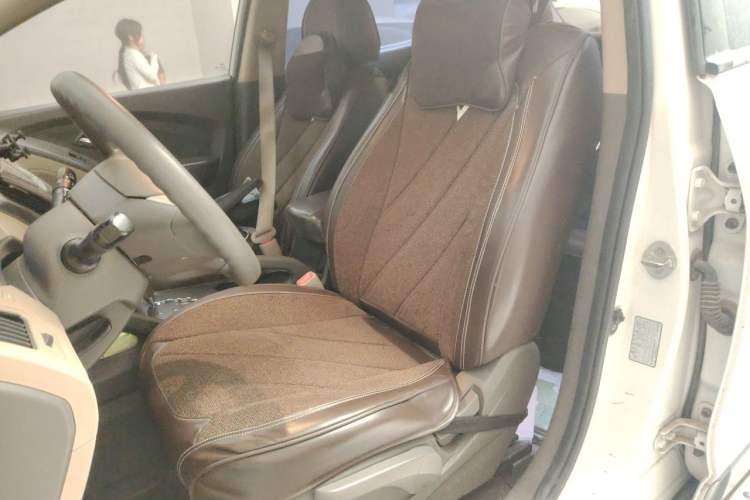 Used Hyundai ix35 2012 2.0L Automatic Two-Wheel Drive New Edition GL Left Front Seat