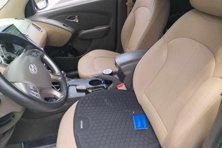 Used Hyundai ix35 2012 2.0L Automatic Two-Wheel Drive Elite Edition GLS Left Front Seat
