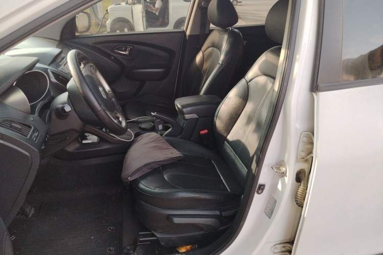 Used Hyundai ix35 2012 2.0L Automatic Two-Wheel Drive Elite Edition GLS Left Front Seat