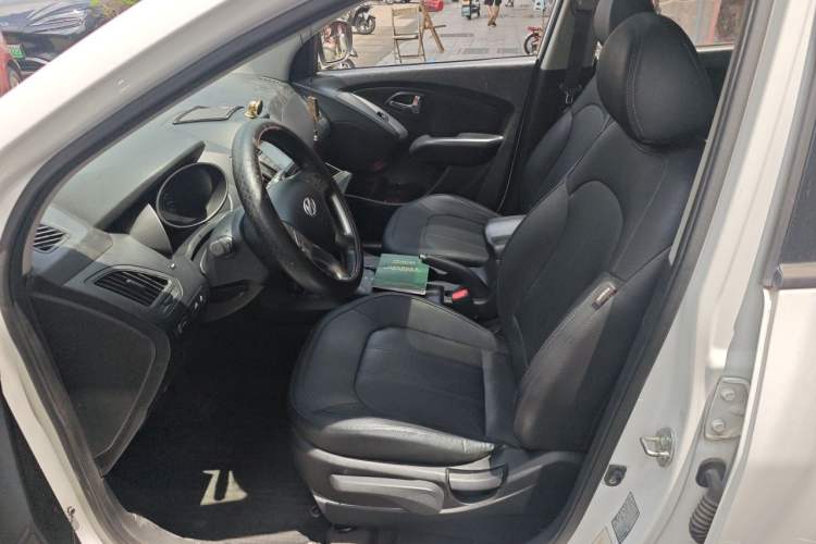 Used Hyundai ix35 2012 2.0L Automatic Two-Wheel Drive Elite Edition GLS Left Front Seat