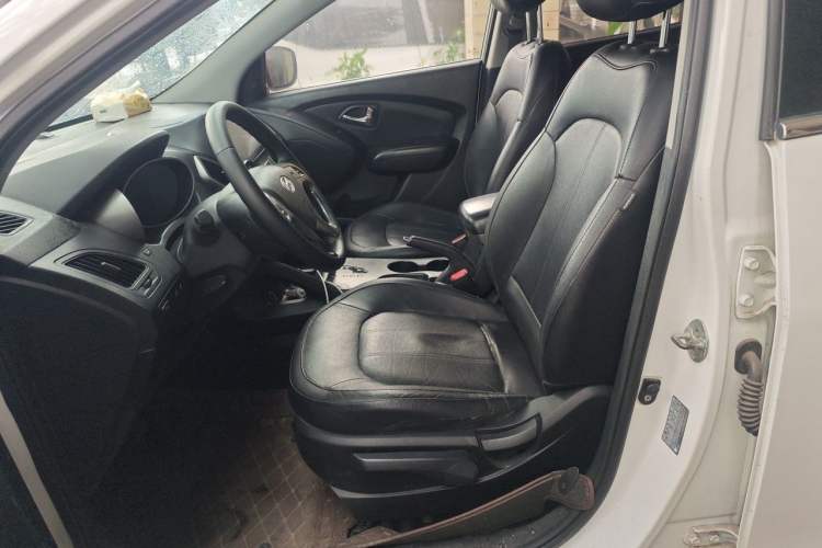 Used Hyundai ix35 2012 2.0L Automatic Two-Wheel Drive Elite Edition GLS Left Front Seat
