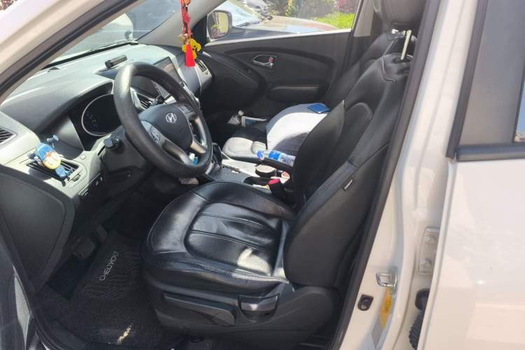 Used Hyundai ix35 2012 2.0L Automatic Two-Wheel Drive Elite Edition GLS Left Front Seat