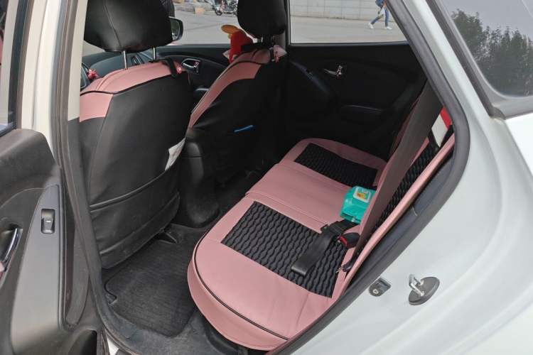 Used Hyundai ix35 2012 2.0L Automatic Two-Wheel Drive Elite Edition GLS Left Rear Seat