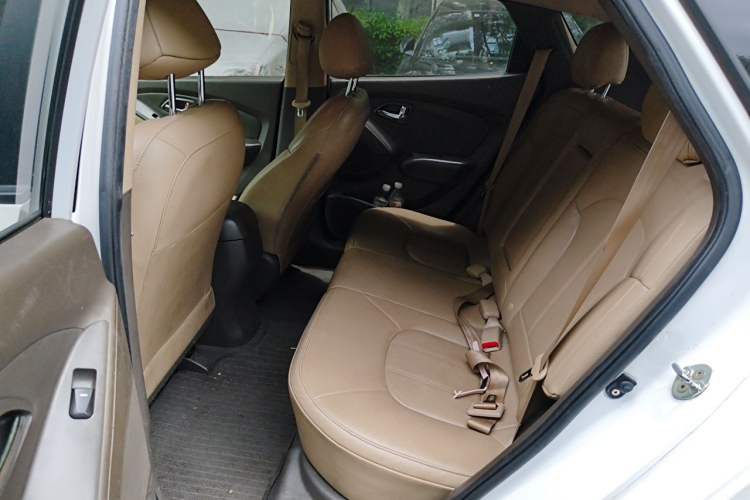 Used Hyundai ix35 2012 2.0L Automatic Two-Wheel Drive Elite Edition GLS Left Rear Seat