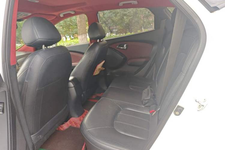 Used Hyundai ix35 2012 2.0L Automatic Two-Wheel Drive Elite Edition GLS Left Rear Seat