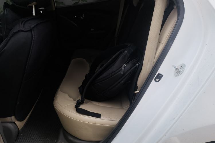 Used Hyundai ix35 2012 2.0L Automatic Two-Wheel Drive Elite Edition GLS Left Rear Seat