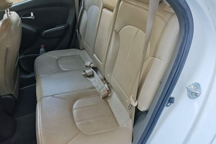Used Hyundai ix35 2012 2.0L Automatic Two-Wheel Drive Elite Edition GLS Left Rear Seat