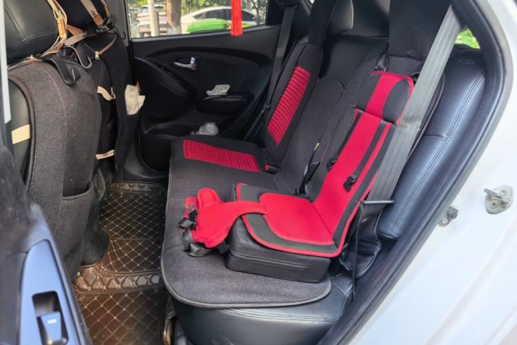 Used Hyundai ix35 2012 2.0L Automatic Two-Wheel Drive New Edition GL Left Rear Seat