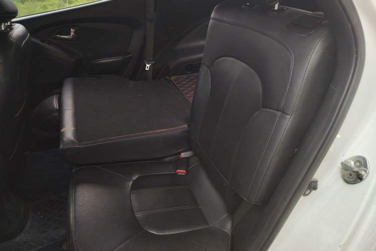 Used Hyundai ix35 2012 2.0L Automatic Two-Wheel Drive Elite Edition GLS Left Rear Seat