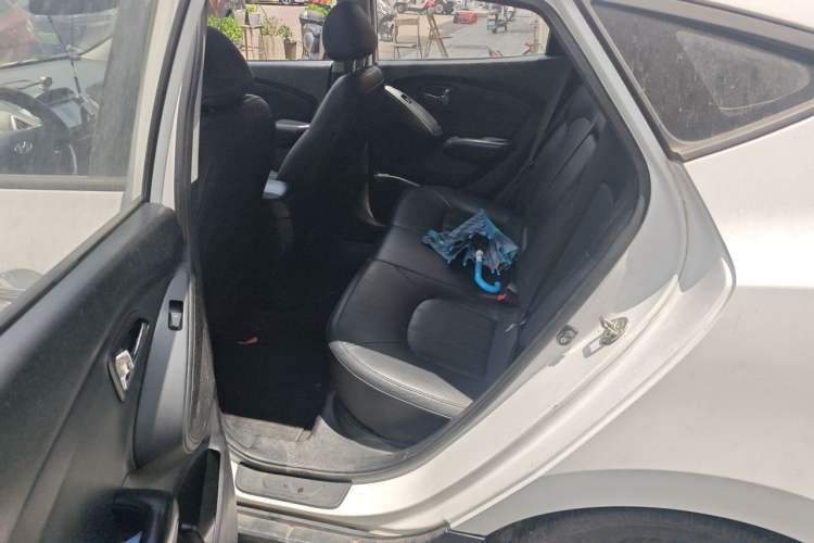 Used Hyundai ix35 2012 2.0L Automatic Two-Wheel Drive Elite Edition GLS Left Rear Seat