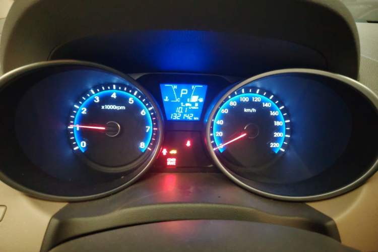 Used Hyundai ix35 2012 2.0L Automatic Two-Wheel Drive New Edition GL Odometer Close Up