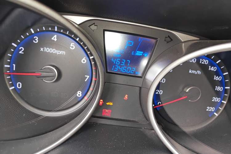 Used Hyundai ix35 2012 2.0L Automatic Two-Wheel Drive New Edition GL Odometer Close Up