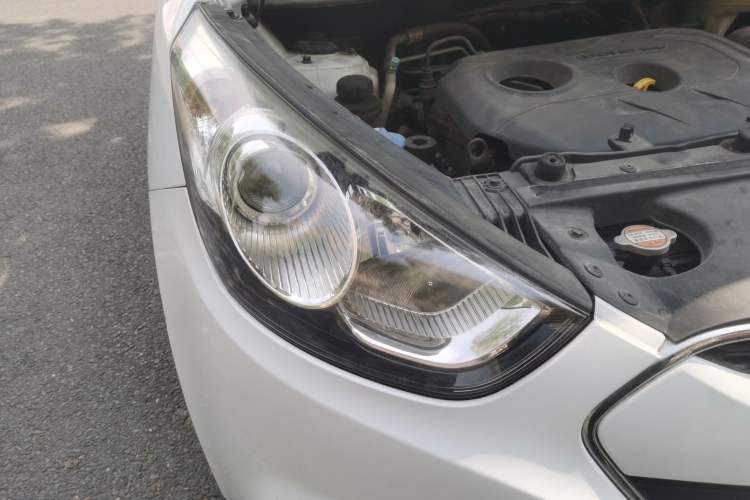 Used Hyundai ix35 2012 2.0L Automatic Two-Wheel Drive Elite Edition GLS Right Front Headlight