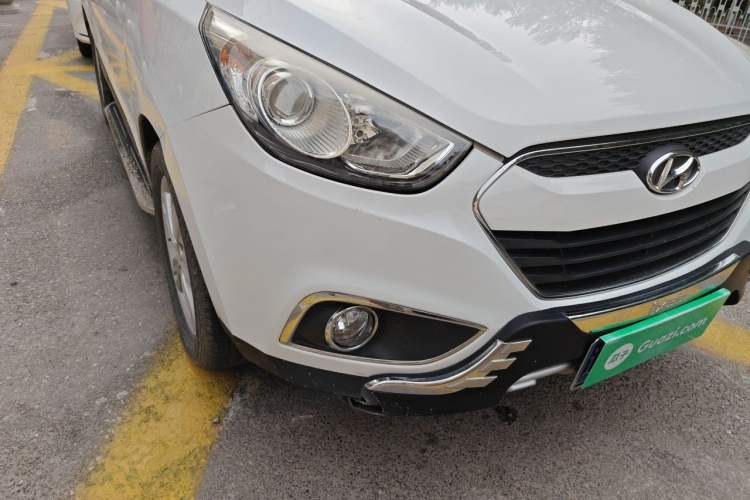 Used Hyundai ix35 2012 2.0L Automatic Two-Wheel Drive Elite Edition GLS Right Front Headlight