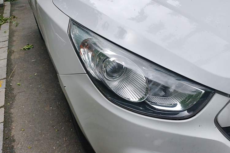 Used Hyundai ix35 2012 2.0L Automatic Two-Wheel Drive Elite Edition GLS Right Front Headlight