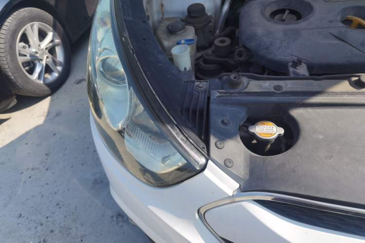 Used Hyundai ix35 2012 2.0L Automatic Two-Wheel Drive New Edition GL Right Front Headlight
