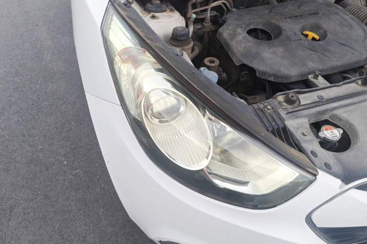 Used Hyundai ix35 2012 2.0L Automatic Two-Wheel Drive New Edition GL Right Front Headlight
