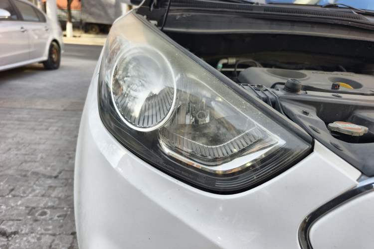 Used Hyundai ix35 2012 2.0L Automatic Two-Wheel Drive Elite Edition GLS Right Front Headlight