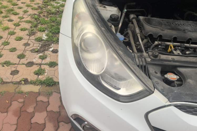 Used Hyundai ix35 2012 2.4L Automatic Two-Wheel Drive Prestige Edition GLS Right Front Headlight