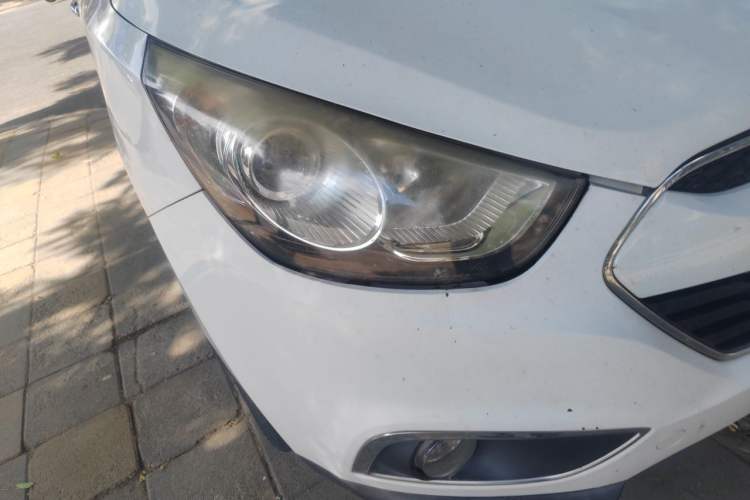 Used Hyundai ix35 2012 2.0L Automatic Two-Wheel Drive Elite Edition GLS Right Front Headlight