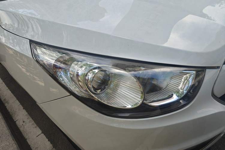Used Hyundai ix35 2012 2.0L Automatic Two-Wheel Drive Elite Edition GLS Right Front Headlight