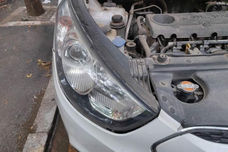 Used Hyundai ix35 2012 2.4L Automatic 4x4 Navigation Edition GLS Right Front Headlight