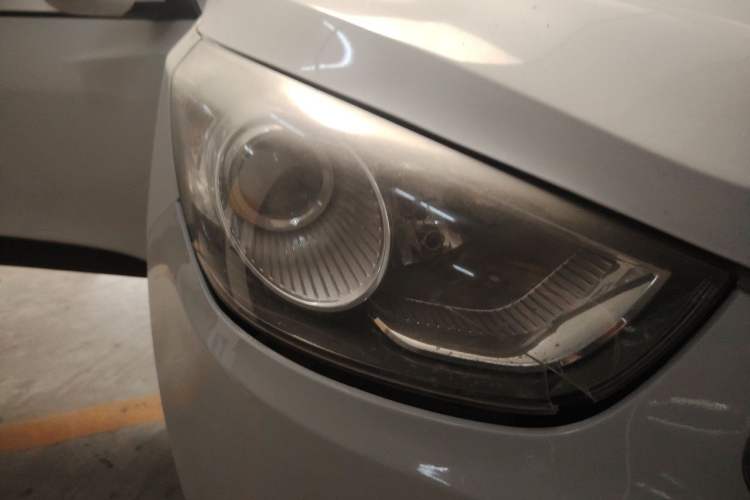 Used Hyundai ix35 2012 2.0L Automatic Two-Wheel Drive New Edition GL Right Front Headlight