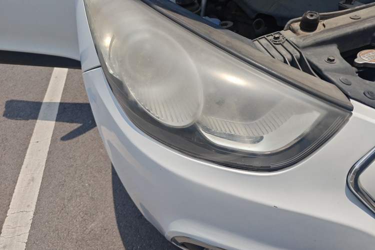 Used Hyundai ix35 2012 2.0L Automatic Two-Wheel Drive Elite Edition GLS Right Front Headlight
