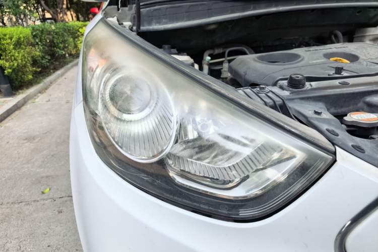Used Hyundai ix35 2012 2.0L Automatic Two-Wheel Drive New Edition GL Right Front Headlight