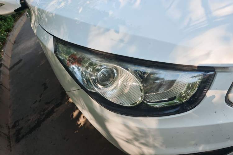 Used Hyundai ix35 2012 2.0L Automatic Two-Wheel Drive Elite Edition GLS Right Front Headlight