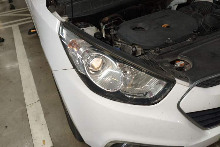 Used Hyundai ix35 2012 2.0L Automatic Two-Wheel Drive Elite Edition GLS Right Front Headlight