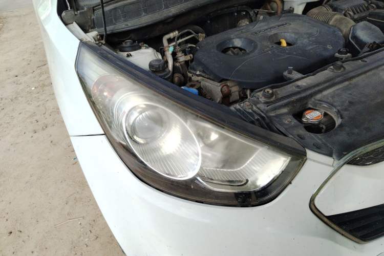 Used Hyundai ix35 2012 2.0L Automatic Two-Wheel Drive Elite Edition GLS Right Front Headlight