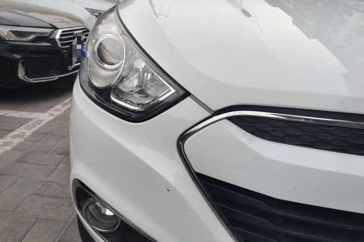 Used Hyundai ix35 2012 2.0L Automatic Two-Wheel Drive Elite Edition GLS Right Front Headlight