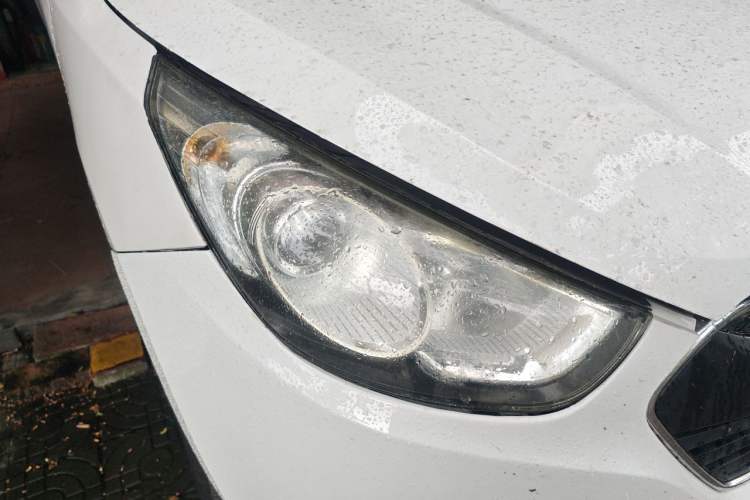 Used Hyundai ix35 2012 2.0L Automatic Two-Wheel Drive Elite Edition GLS Right Front Headlight