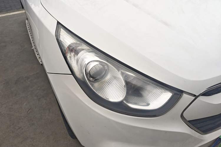 Used Hyundai ix35 2012 2.0L Automatic 4x4 Prestige Edition GLS Right Front Headlight