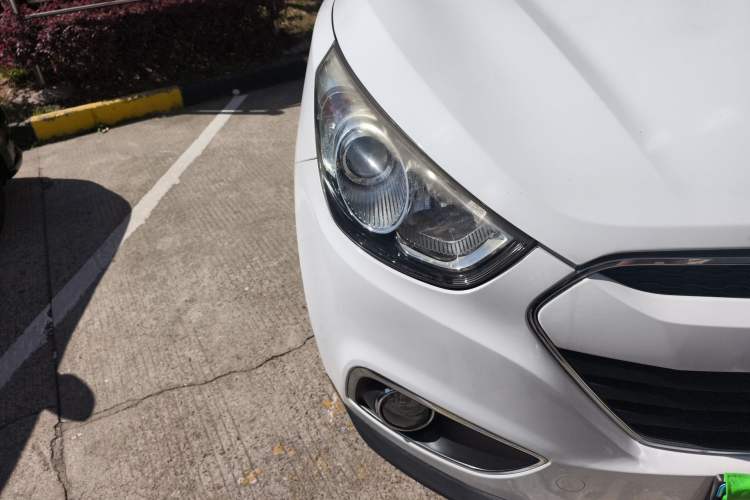 Used Hyundai ix35 2012 2.0L Automatic Two-Wheel Drive Elite Edition GLS Right Front Headlight