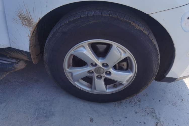 Used Hyundai ix35 2012 2.0L Automatic Two-Wheel Drive New Edition GL Right Front Wheel Hub