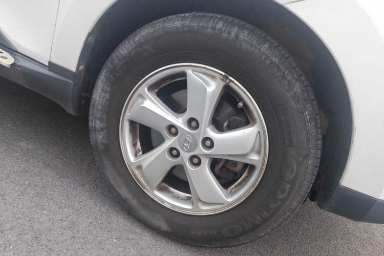 Used Hyundai ix35 2012 2.0L Automatic Two-Wheel Drive New Edition GL Right Front Wheel Hub